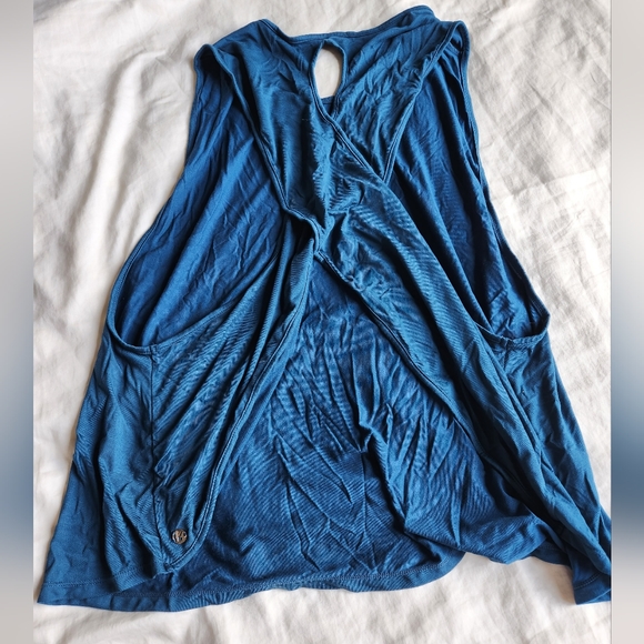 BuffBunny Iris Tank Top - Picture 2 of 5